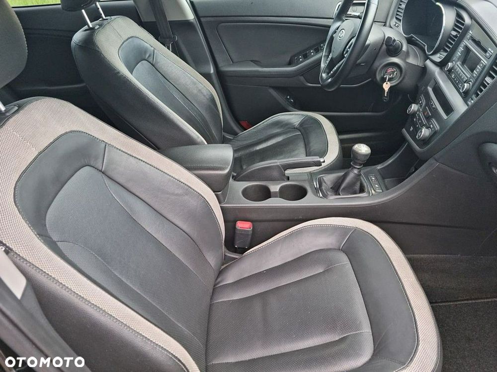 Kia Optima - 11