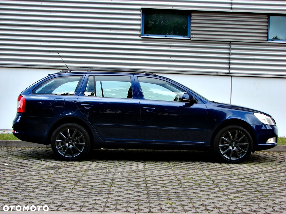 Skoda Octavia 1.6 Combi Advance - 4