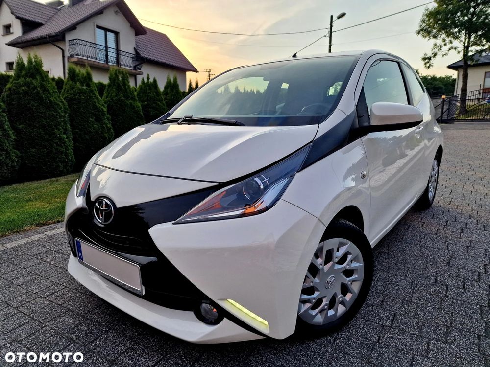 Toyota Aygo x-play - 1