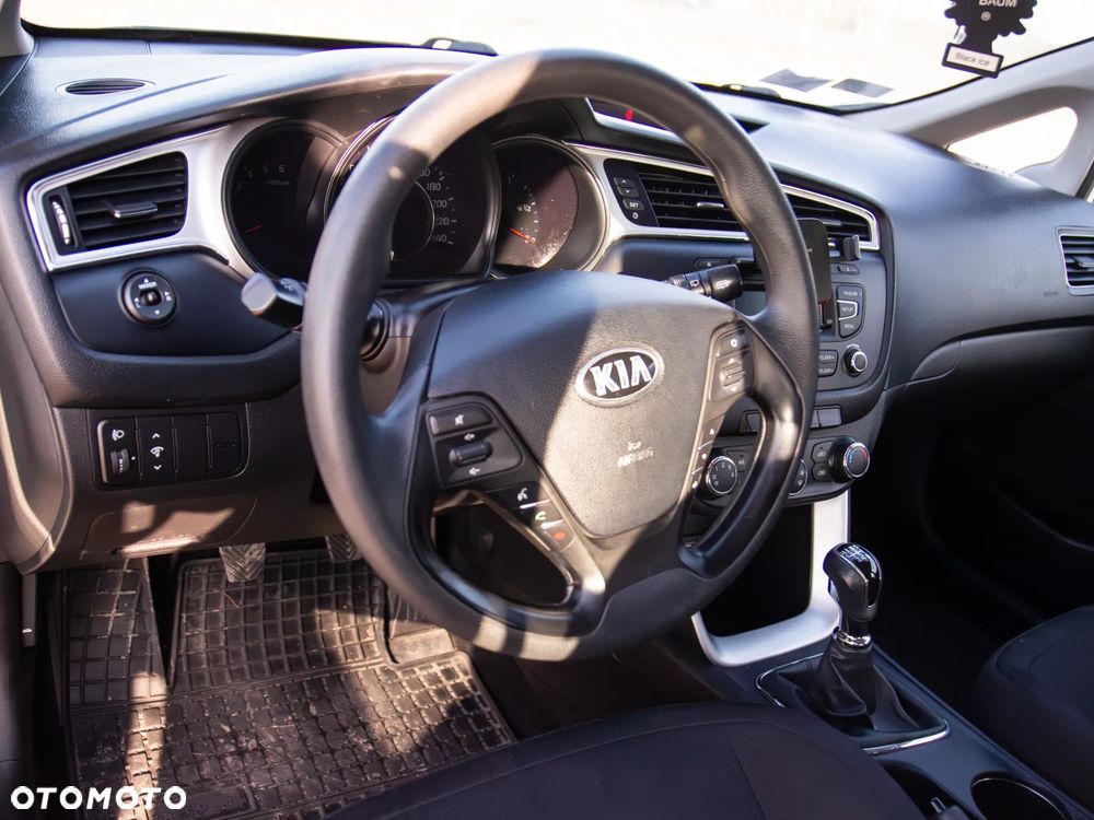 Kia Ceed 1.6 CRDi M - 17