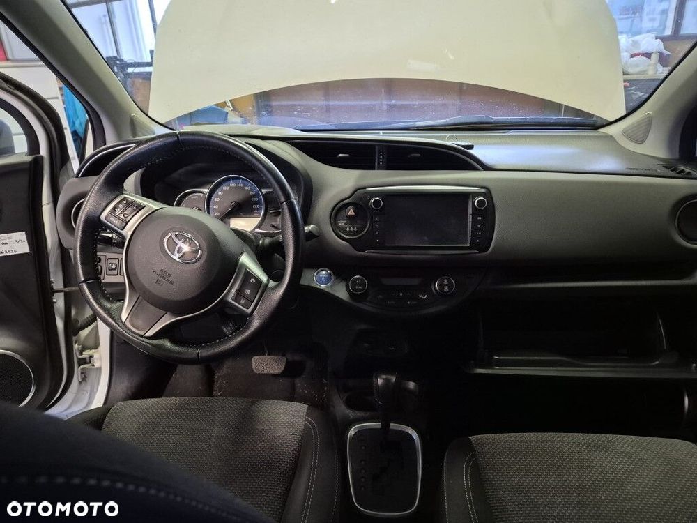 Toyota Yaris Hybrid 100 Life - 5