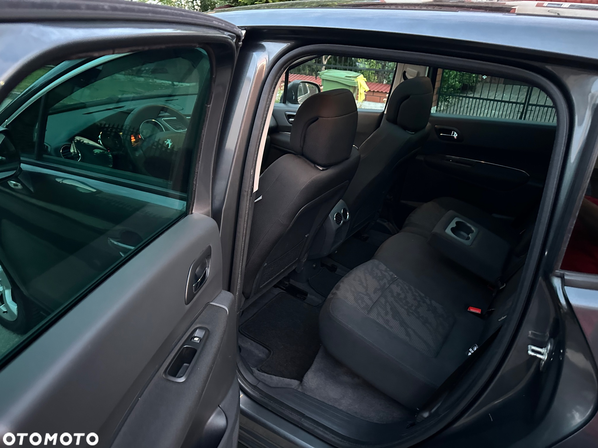 Peugeot 3008 1.6 THP Allure - 17
