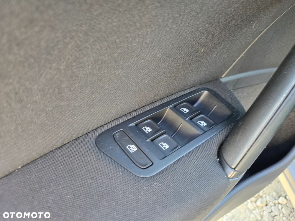 Volkswagen Golf 1.0 TSI BMT Trendline - 17