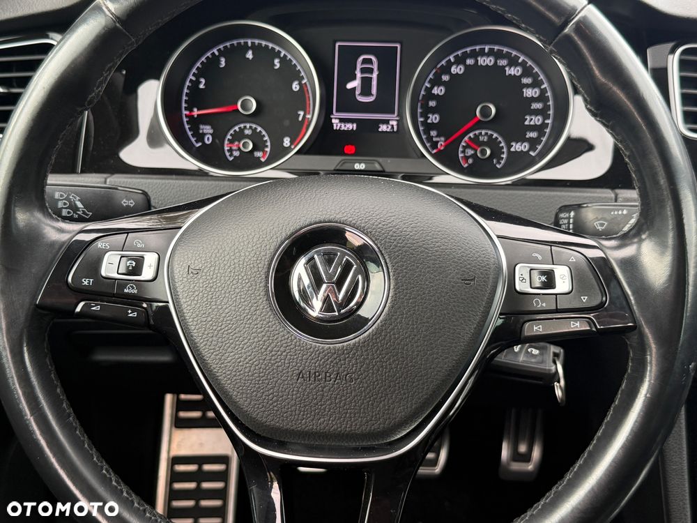 Volkswagen Golf - 15
