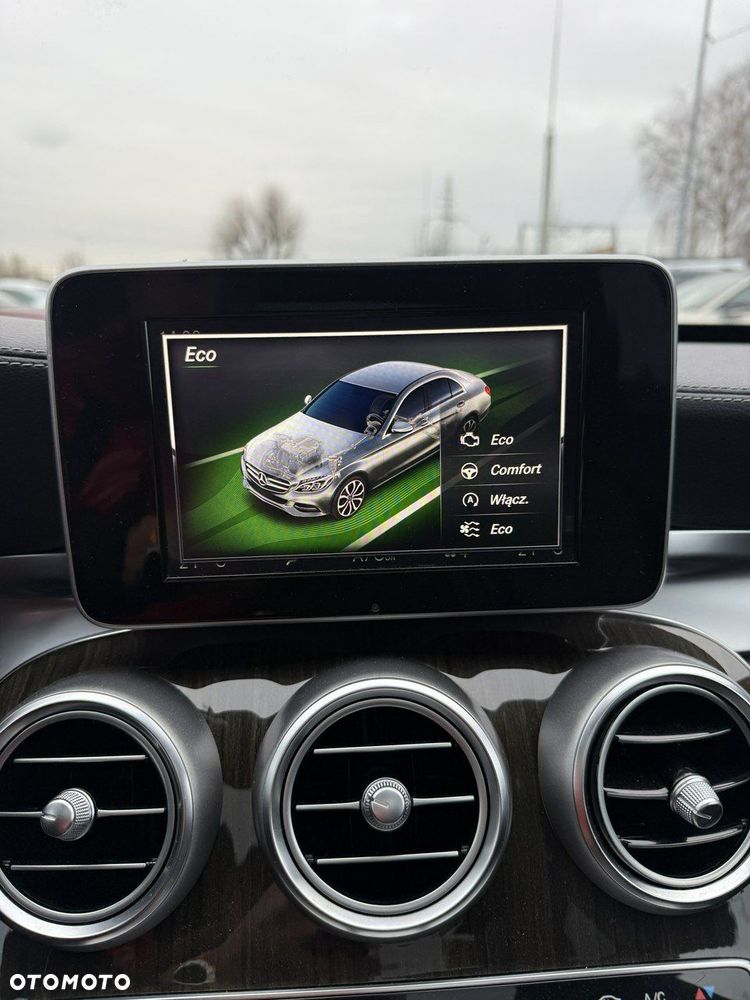 Mercedes-Benz Klasa C 300 7G-TRONIC AMG Line - 28