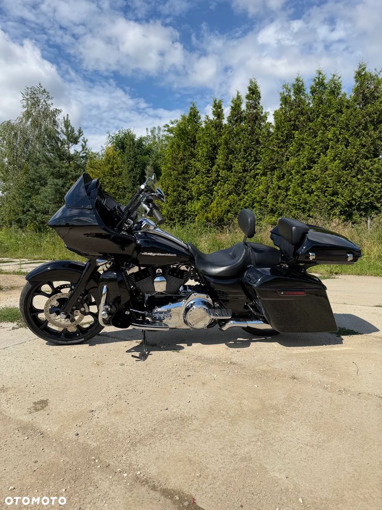 Harley-Davidson Touring Road Glide - 3