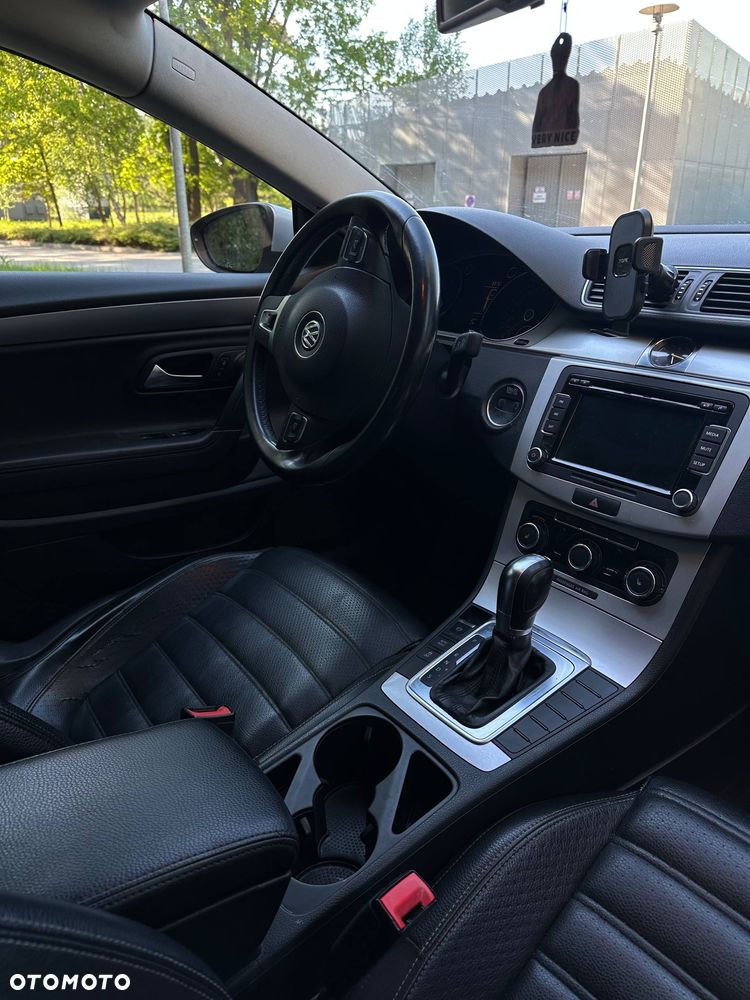 Volkswagen Passat CC - 11