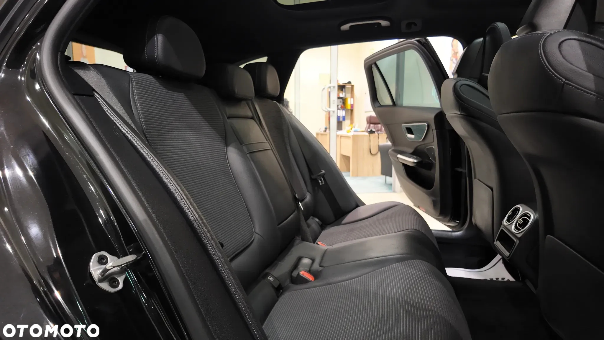 Mercedes-Benz Klasa C 220 d mHEV Avantgarde - 33