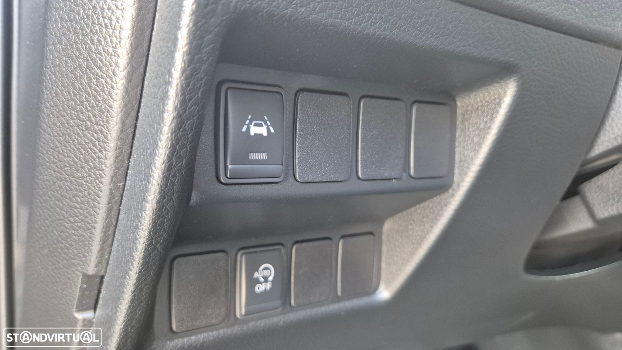 Nissan Qashqai 1.2 DIG-T N-Connecta 18 - 35