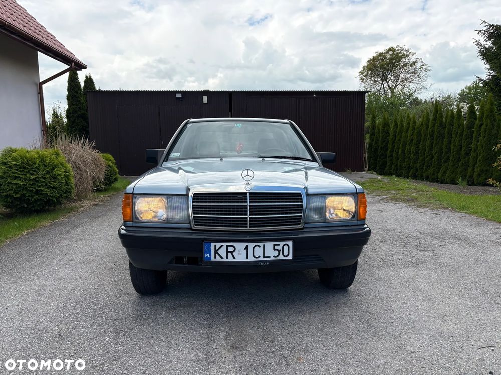 Mercedes-Benz W201 (190) - 3