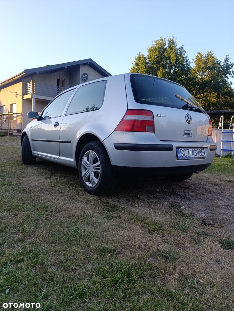 Volkswagen Golf - 3