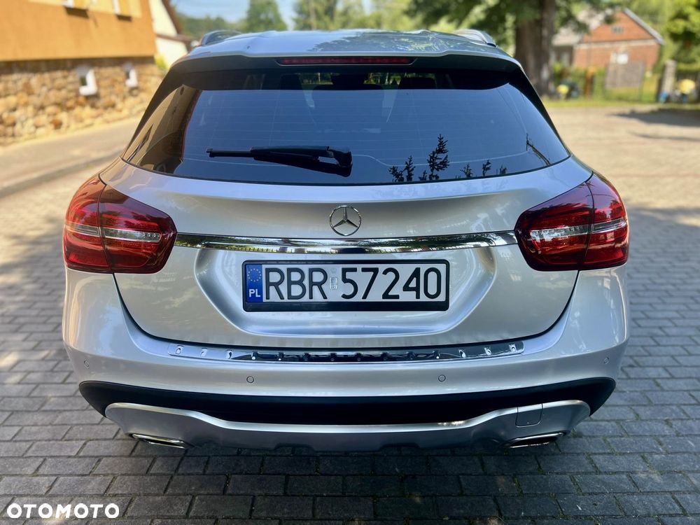 Mercedes-Benz GLA 180 7G-DCT Style - 6