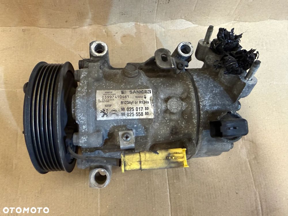 Sprężarka klimatyzacji 9802501780 9802555880 Citroen C4 Cactus - 2