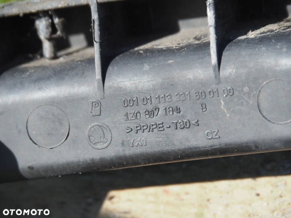 Listwa ślizg pod lampę prawy Skoda Octavia II 1Z0807184 - 3