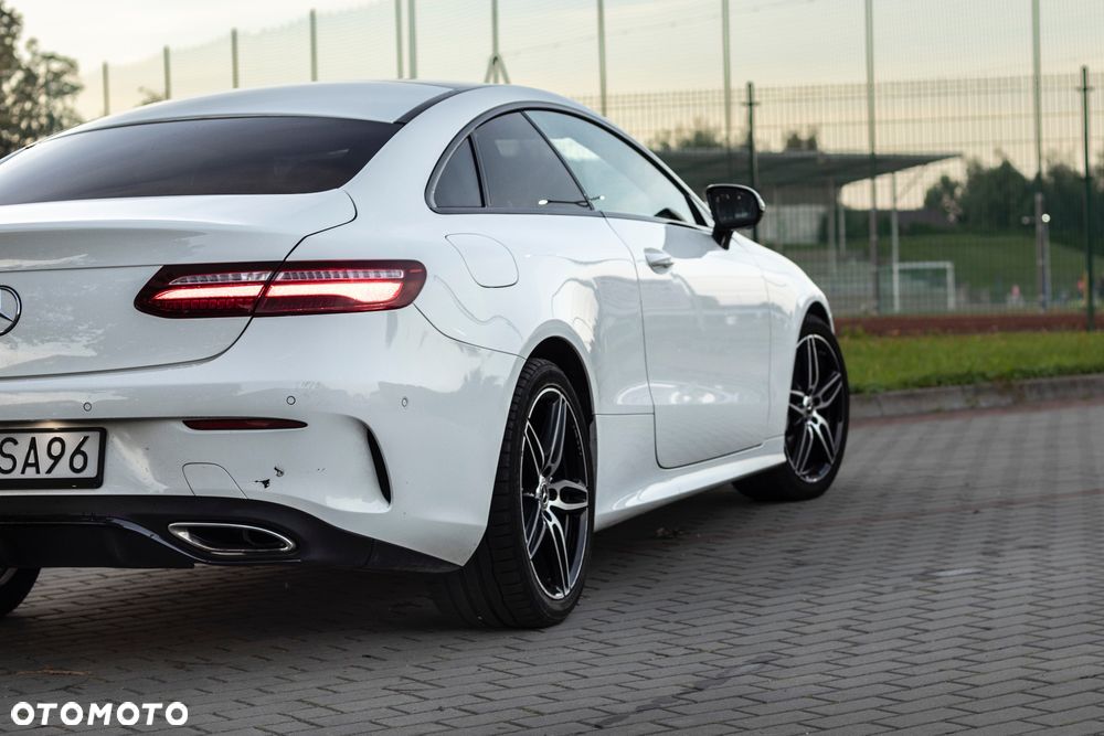 Mercedes-Benz Klasa E 300 Coupe 9G-TRONIC - 12