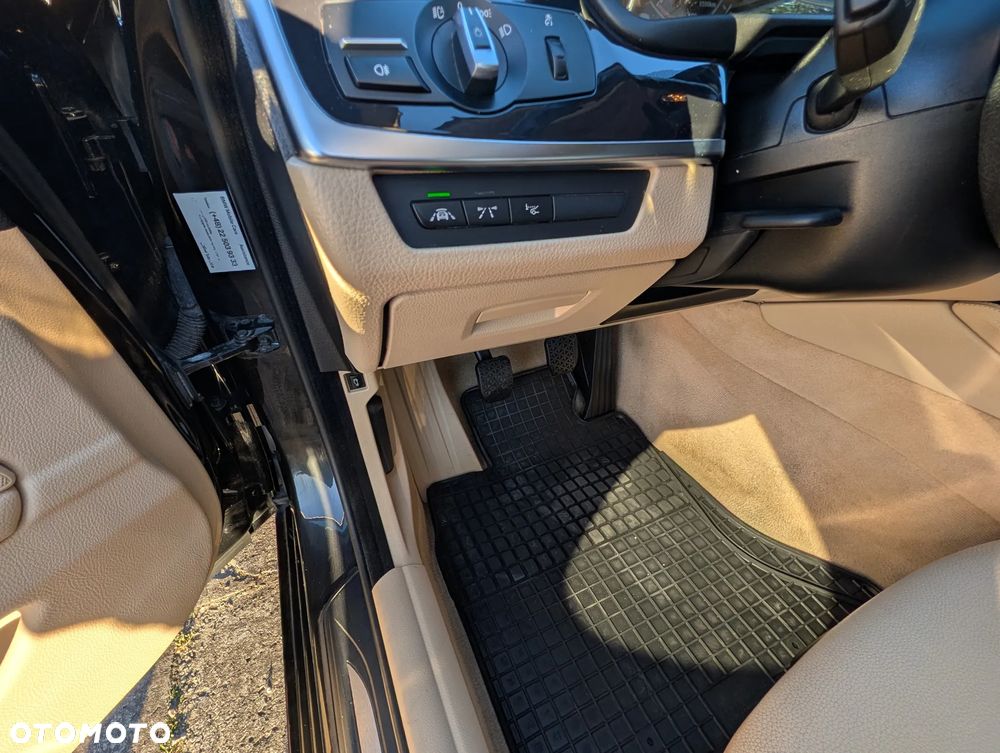 BMW Seria 5 520d - 29