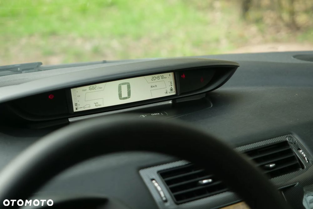 Citroën C4 1.6 16V VTR - 11