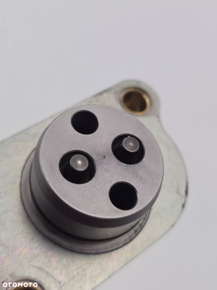 ORYGINALNY ELEKTROMAGNES PODNOSZĄCY MERCEDES M177 4.0 V8 BTURBO A1779821800 - 4