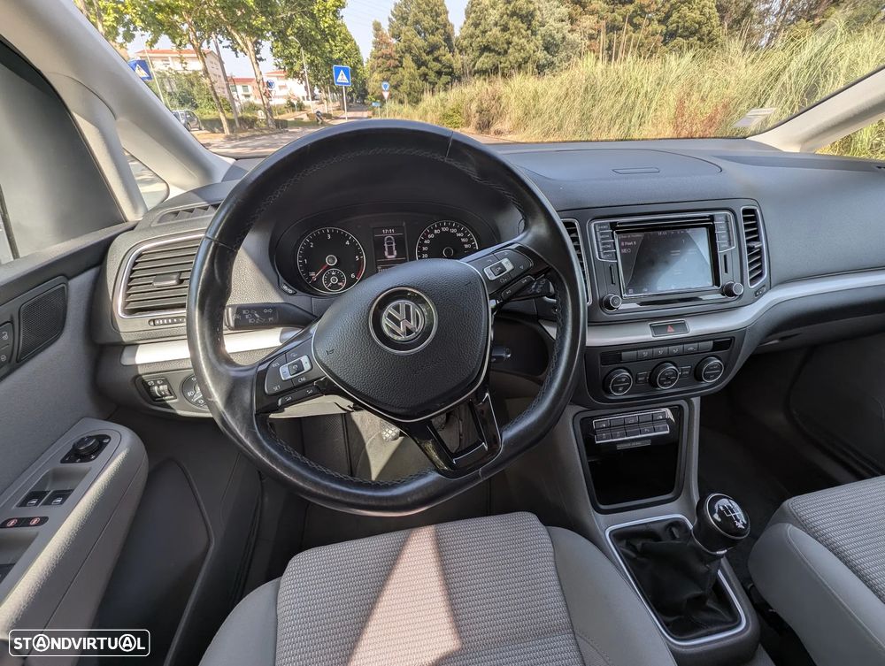 VW Sharan 2.0 TDI Confortline - 24