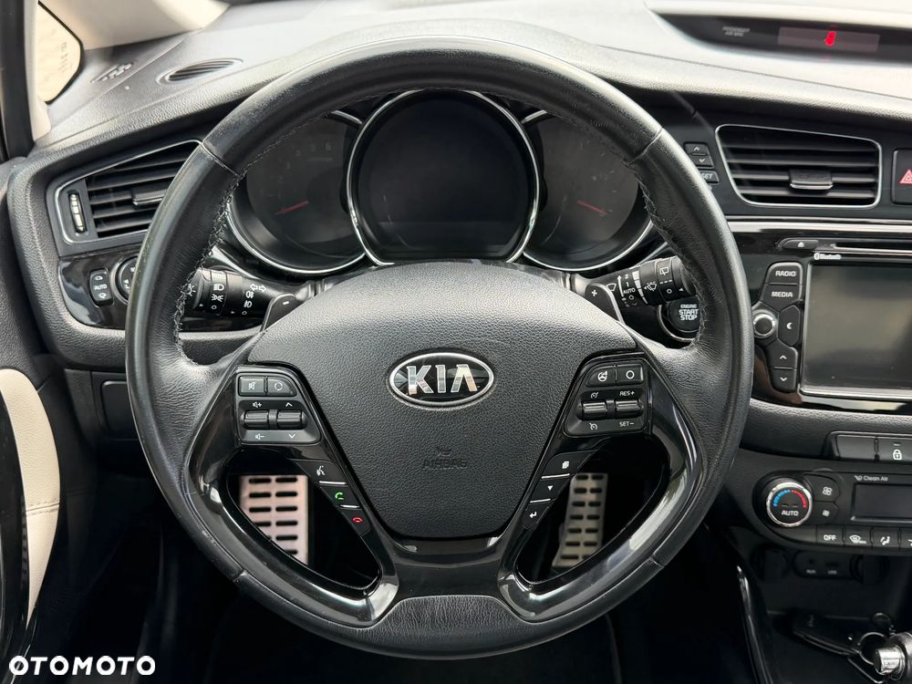 Kia Ceed 1.6 CRDi 128 Platinum Edition - 24