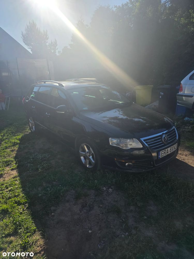 Volkswagen Passat 1.9 TDI DPF BlueMotion - 1