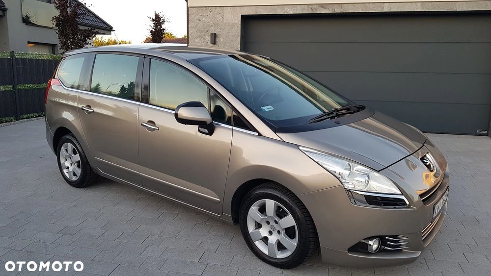 Peugeot 5008 HDI 115 Allure - 26