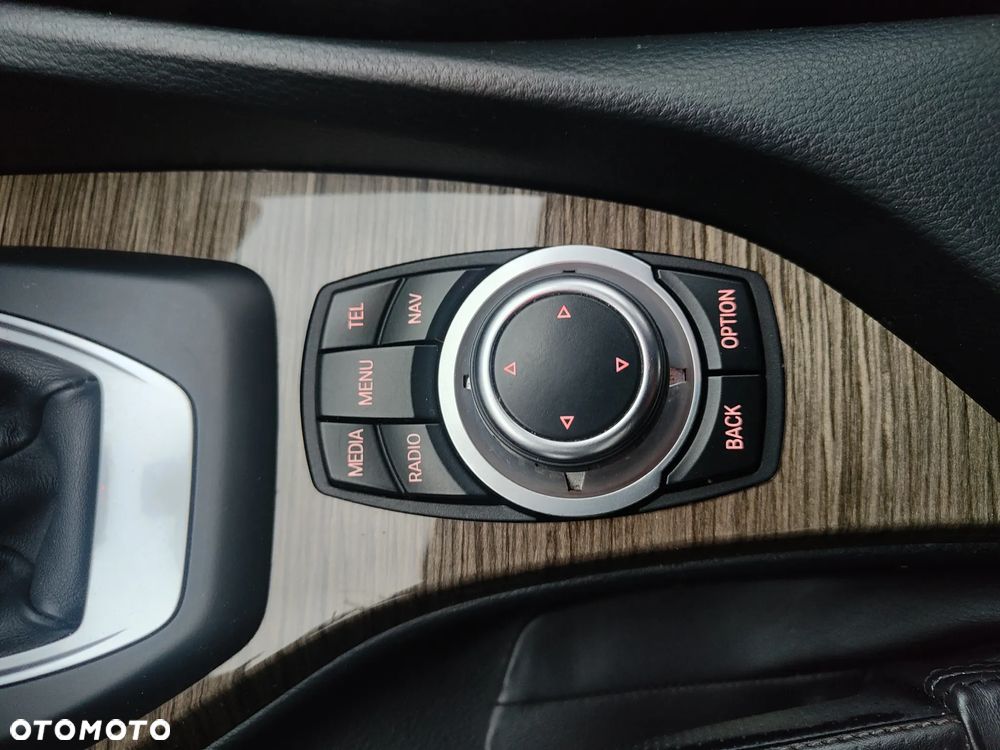 BMW X1 xDrive18d Sport Line - 22