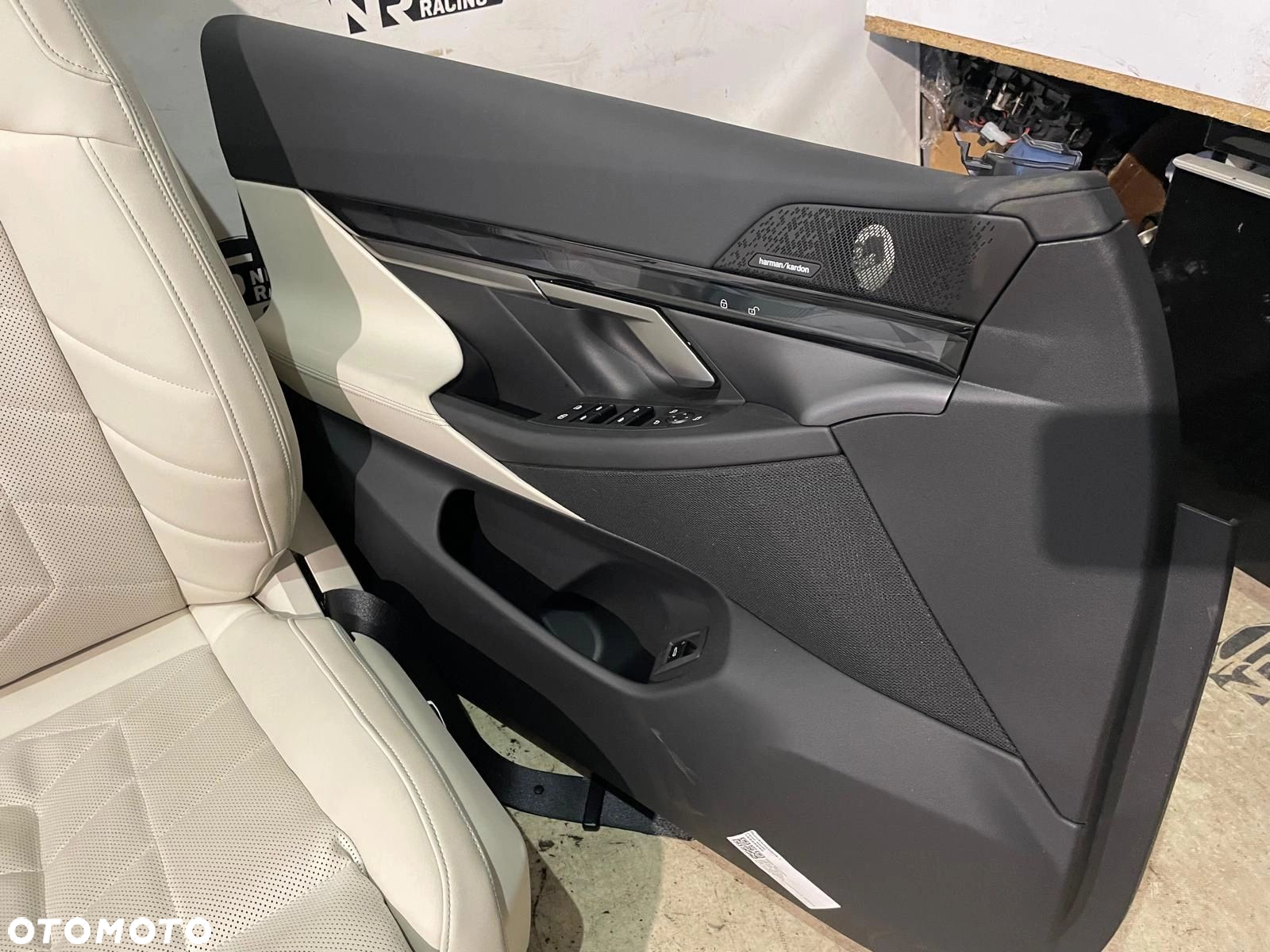 FOTELE TAPICERKA SKÓRA KOMFORT GRZANIE WENTYLACJA PAMIĘĆ BMW 5 G60 HARMAN - 4