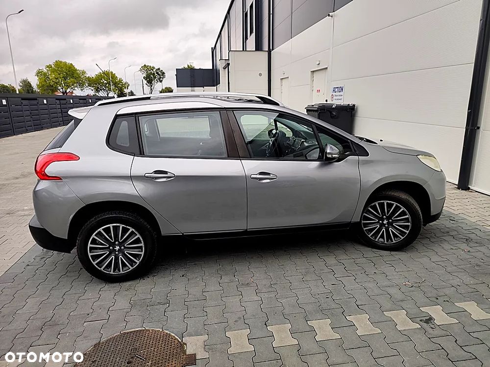 Peugeot 2008 1.2 Pure Tech Active - 28