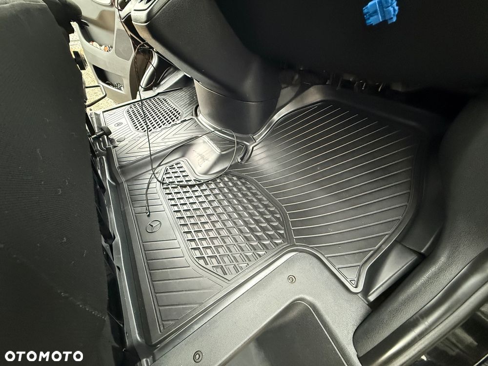 Mercedes-Benz SPRINTER - 9