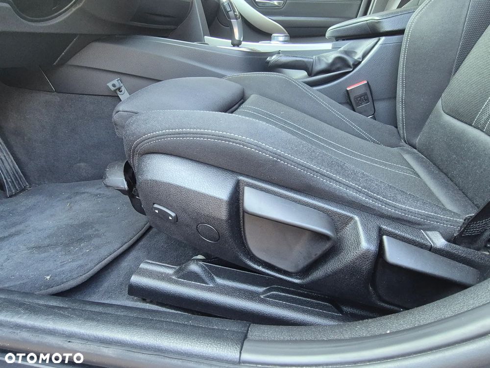 BMW Seria 3 318d Edition Luxury Line Purity - 24