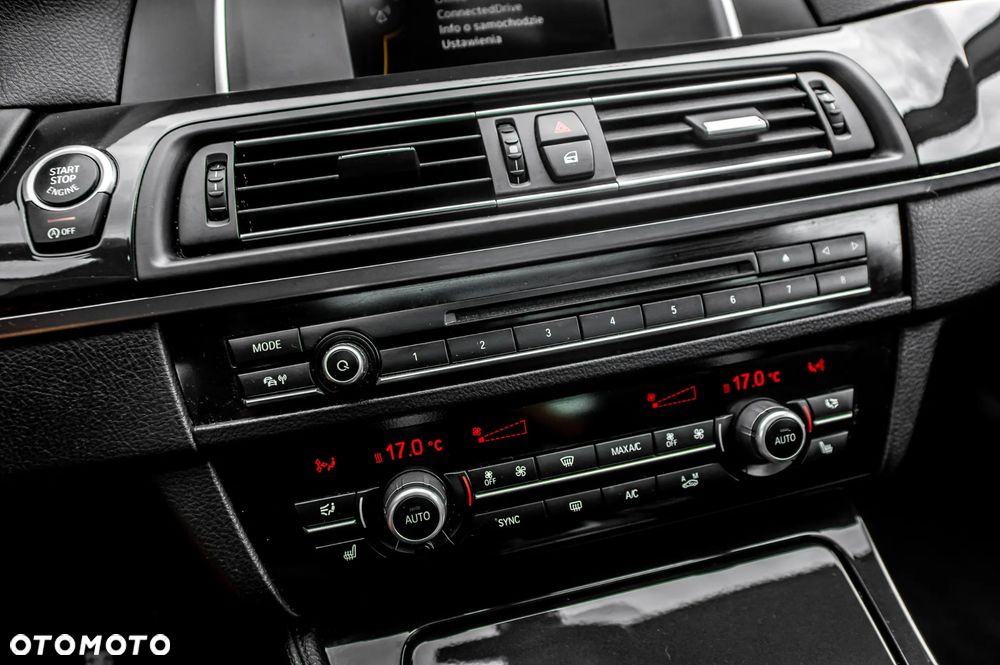 BMW Seria 5 525d Luxury Line - 37