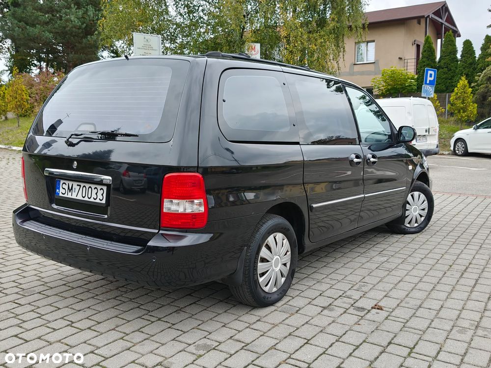 Kia Carnival CRDi Executive - 4