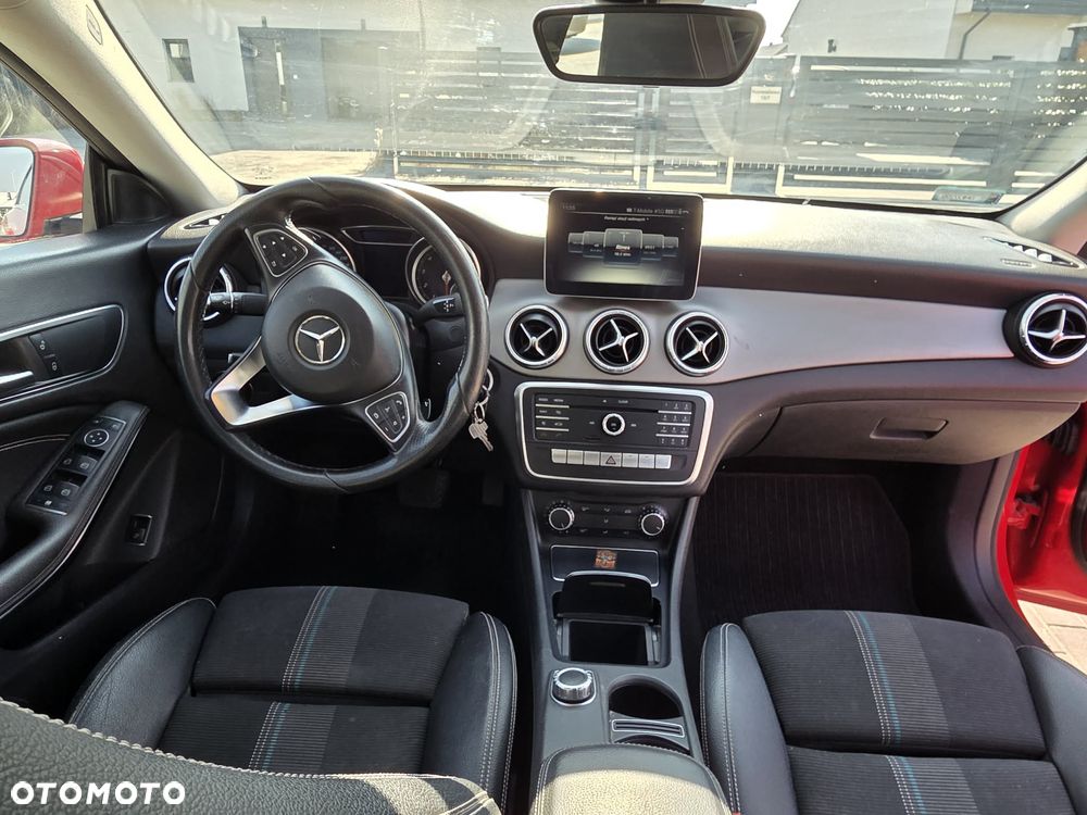 Mercedes-Benz CLA 220 4-Matic - 7