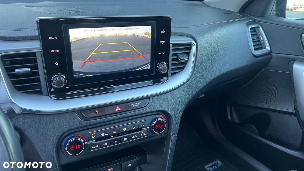 Kia Ceed 1.6 CRDi SCR M - 6