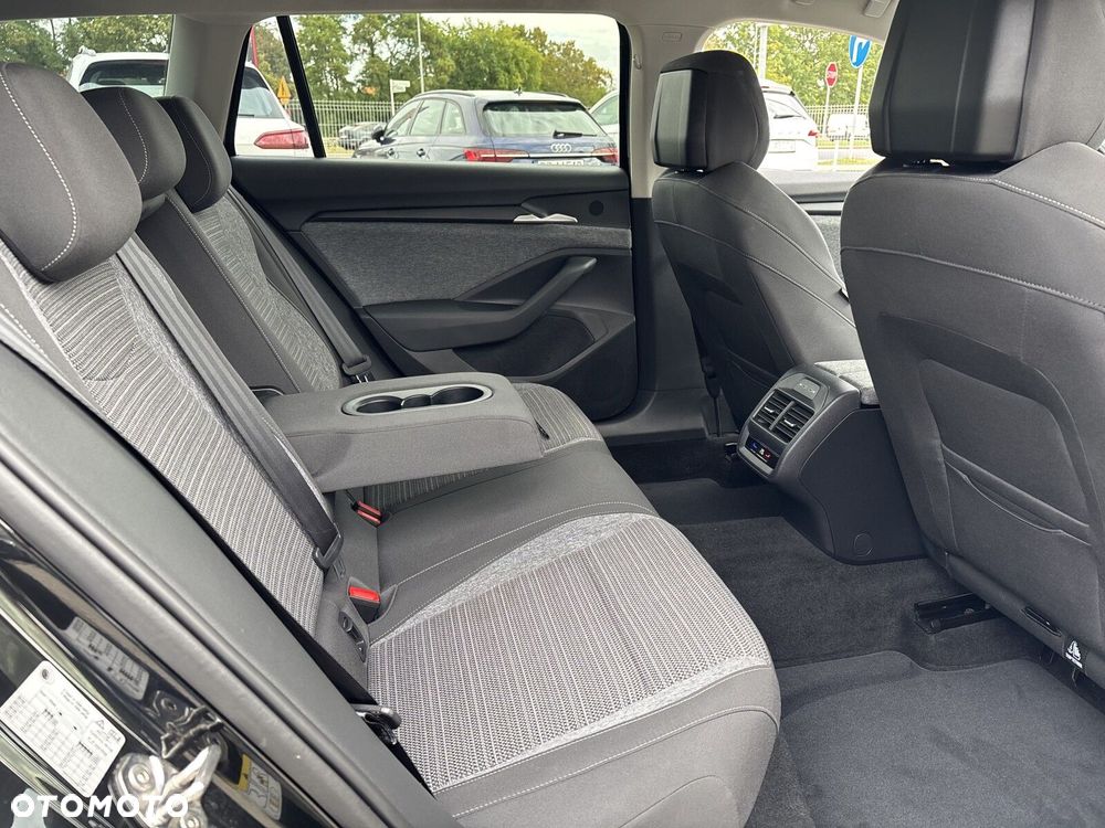 Skoda Superb 2.0 TDI SCR Selection DSG - 16