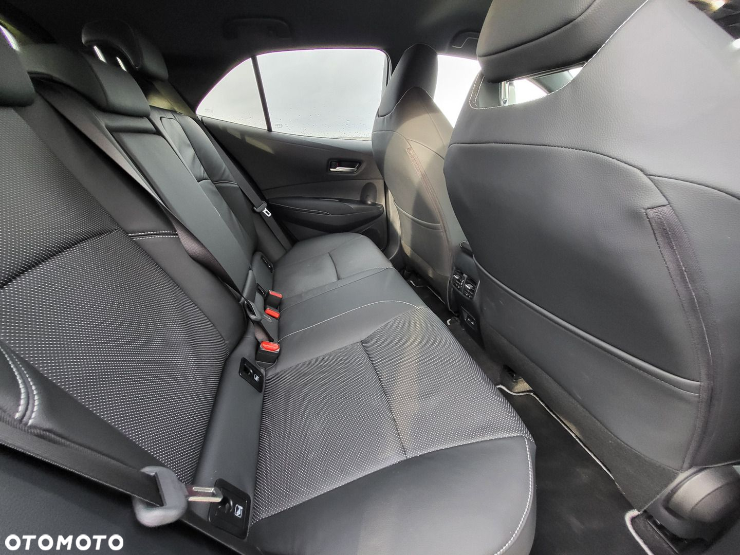 Toyota Corolla 1.8 Hybrid Executive - 20