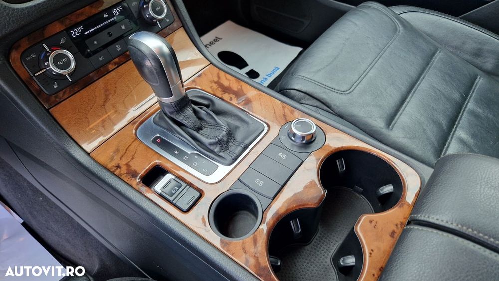 Volkswagen Touareg 3.0 V6 TDI BMT - 16