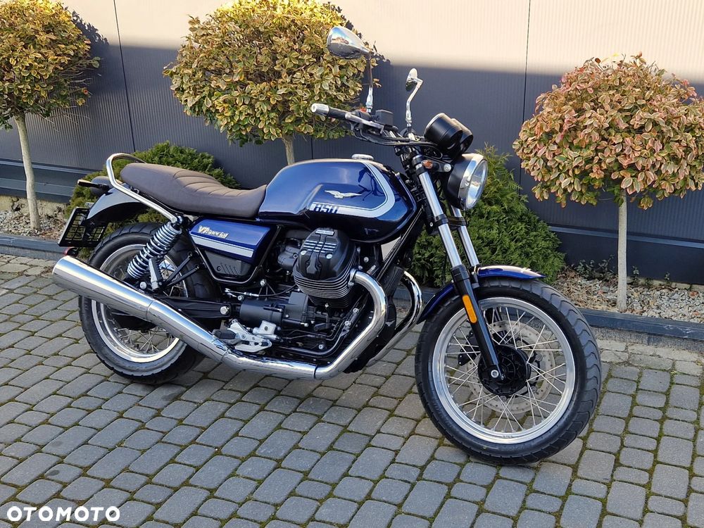 Moto Guzzi V7 - 1