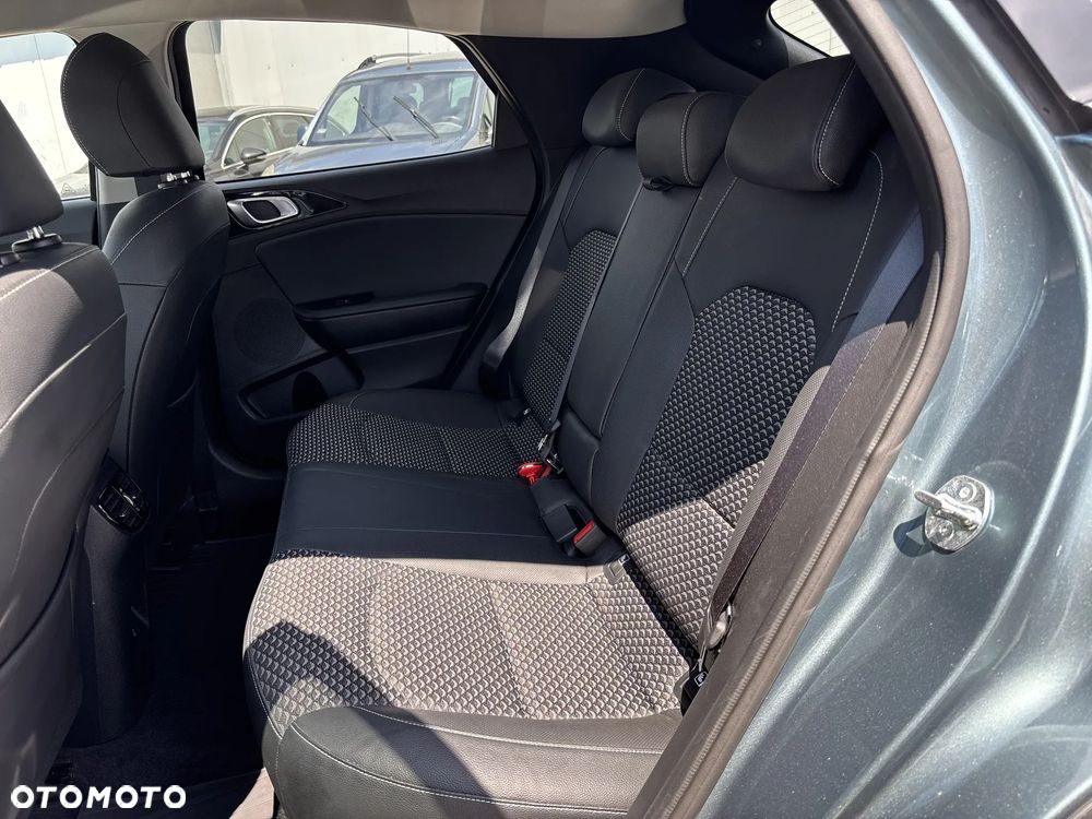 Kia XCeed 1.5 T-GDI Business Line DCT - 15
