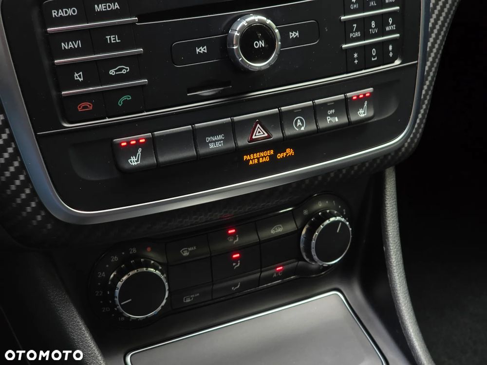Mercedes-Benz GLA 200 7G-DCT Style - 23