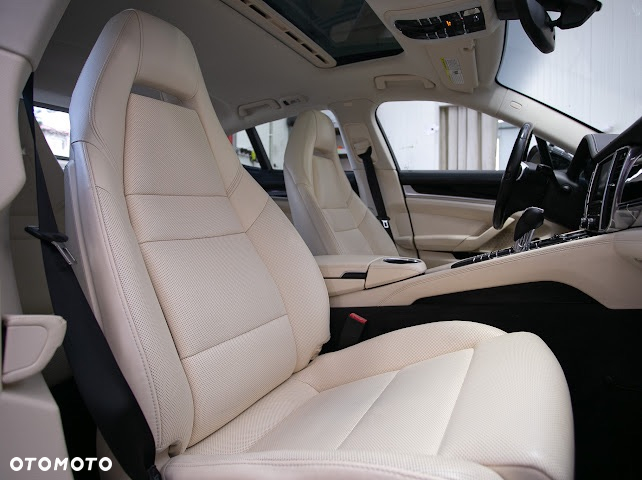 Porsche Panamera S - 10