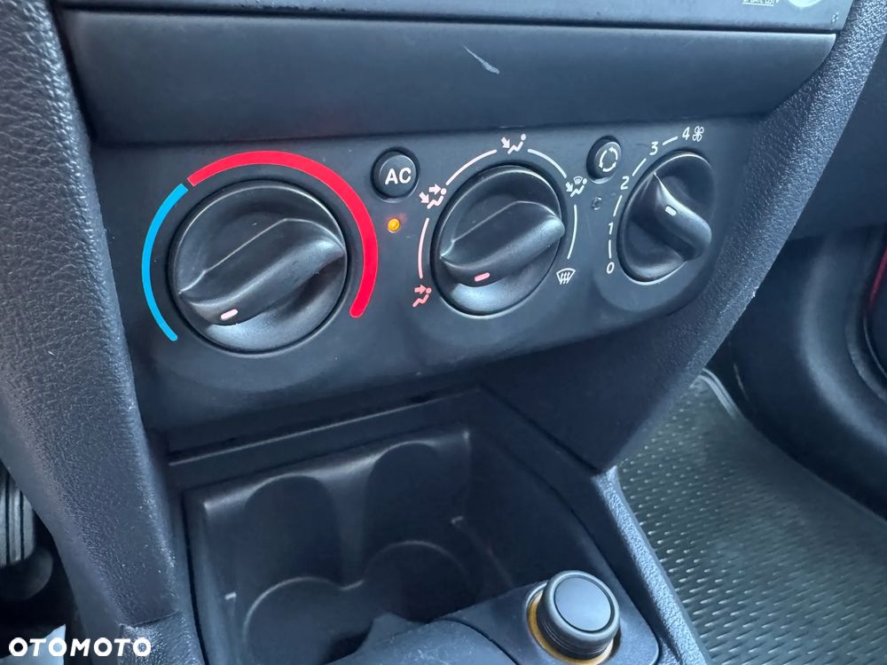 Renault Clio 1.2 Campus Authentique - 23