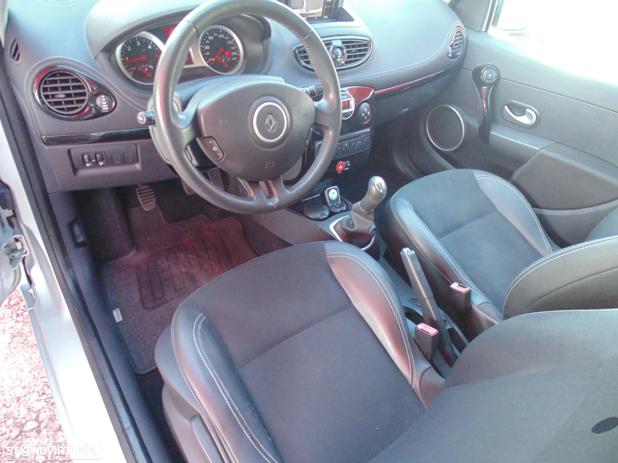 Renault Clio Break 1.5 dCi Dynamique S - 17