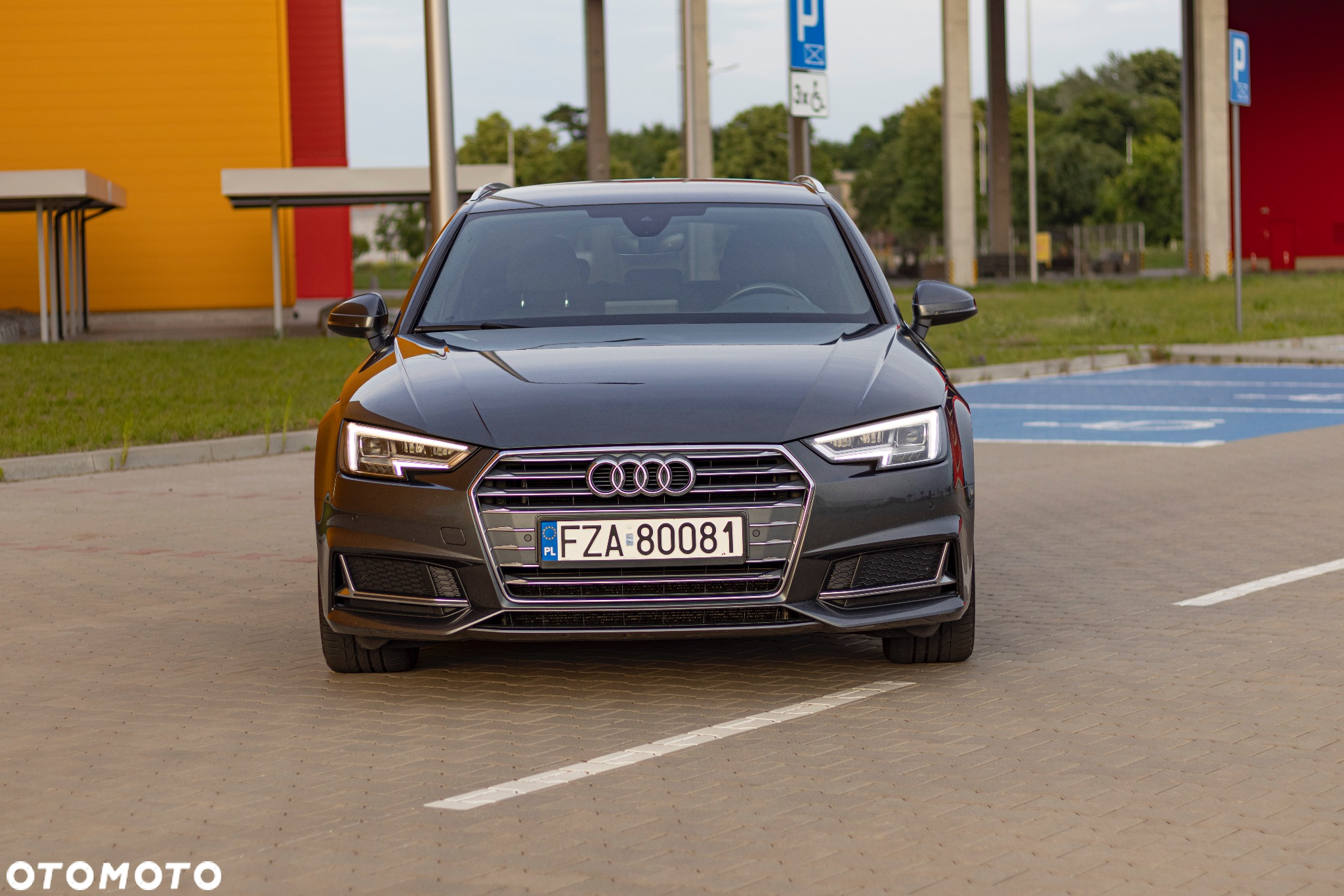 Audi A4 - 4
