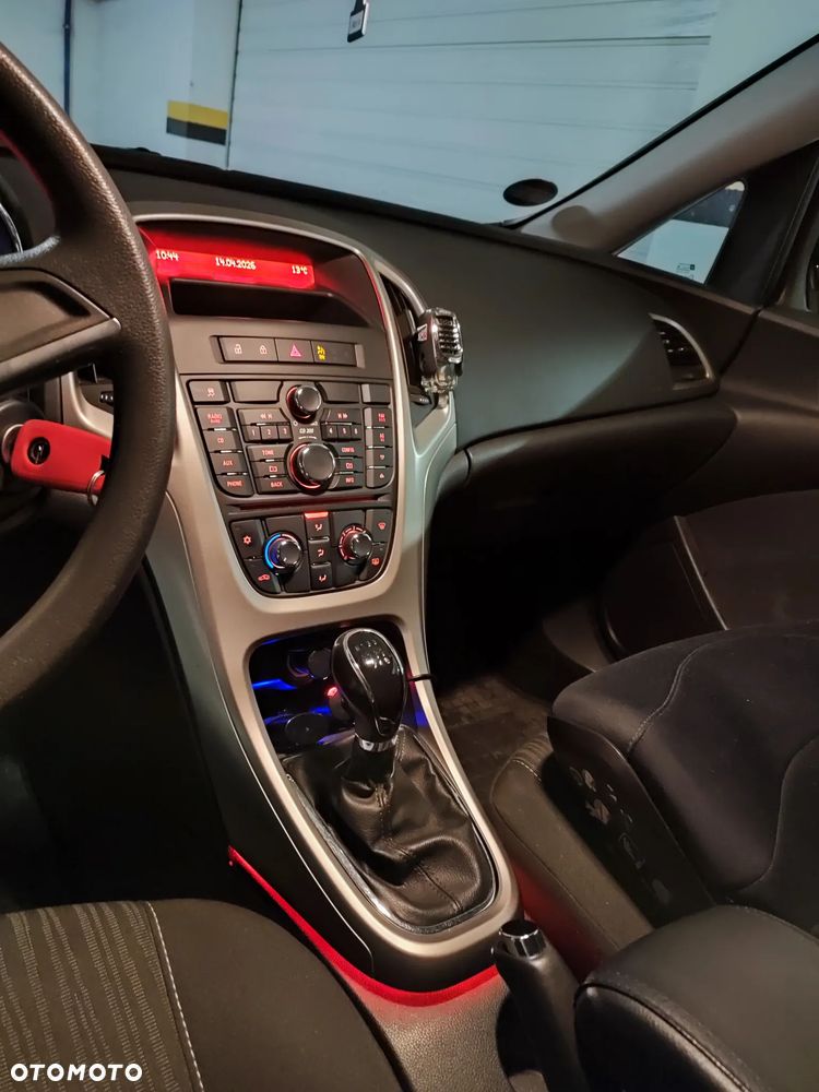 Opel Astra 1.4 T Essentia - 7