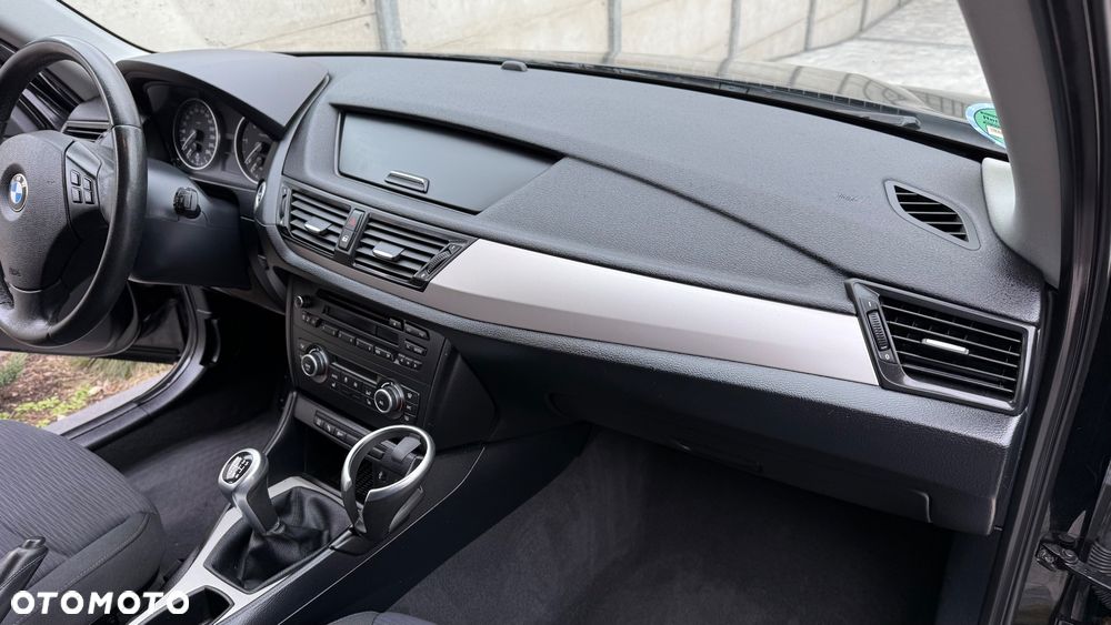 BMW X1 sDrive18d - 28