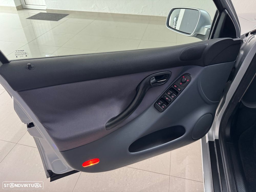 SEAT Leon 1.4 16V Confort JE+AC - 31