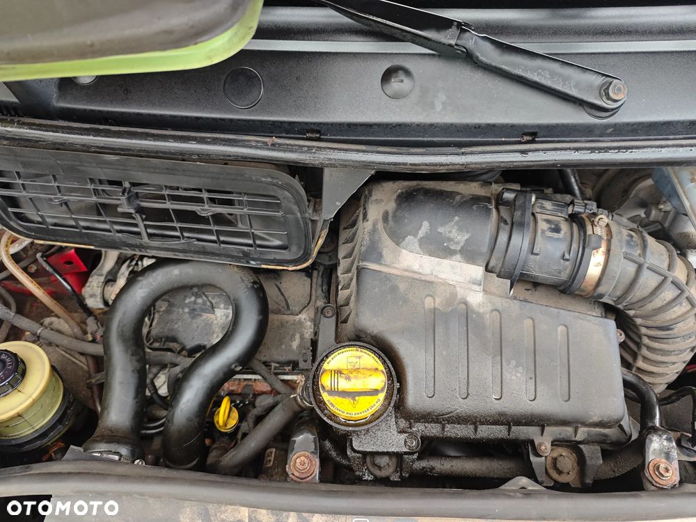 Renault TRAFIC - 22