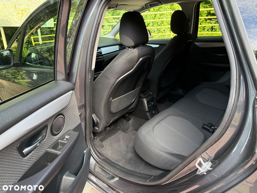 BMW Seria 2 216d Active Tourer - 8